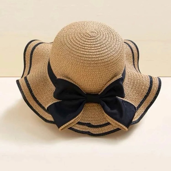 Women's Straw Hat - Picture 2 of 4